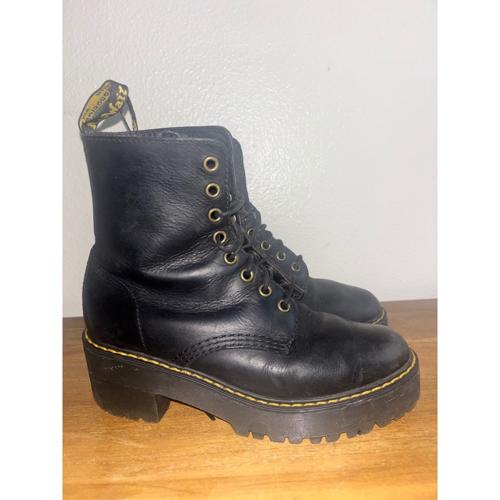 Dr martens Shriver Hi Lace Up Leather Platform Boot  Women's 7 New